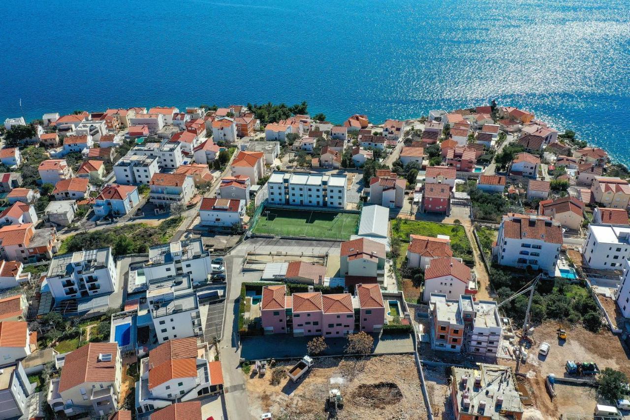 Luxury Apartment Pia With Swimming Pool And Grill Трогир Екстериор снимка