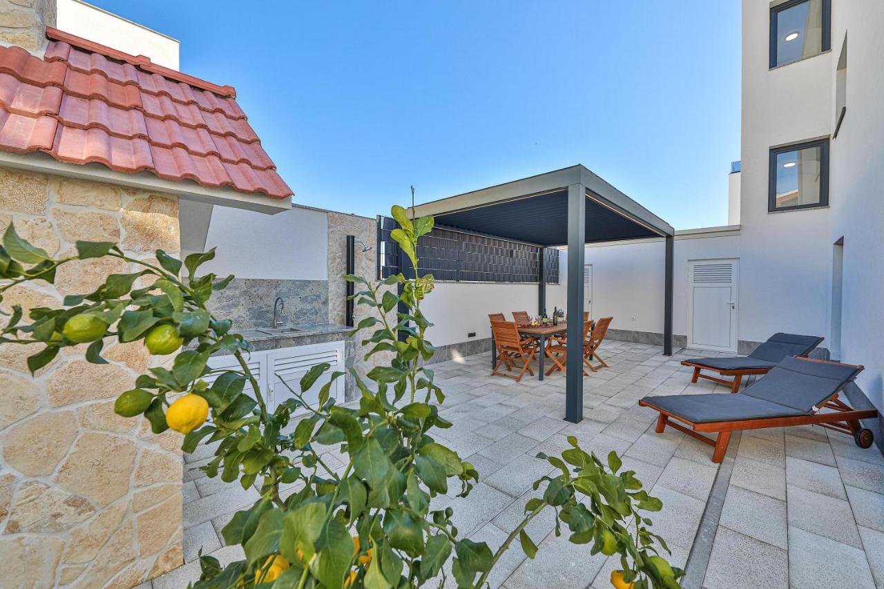 Luxury Apartment Pia With Swimming Pool And Grill Трогир Екстериор снимка